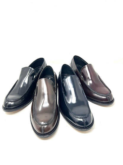 **Pierre – Mocassins en cuir véritable, fabriqués en Italie, semelle en cuir cousue.**