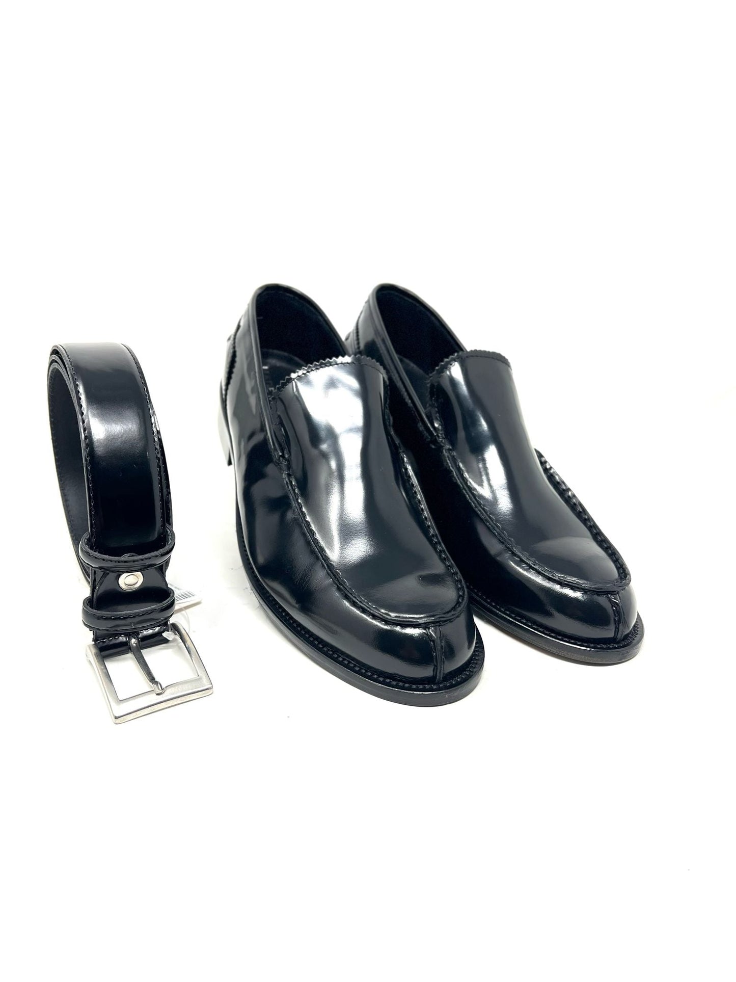 **Pierre – Mocassins en cuir véritable, fabriqués en Italie, semelle en cuir cousue.**