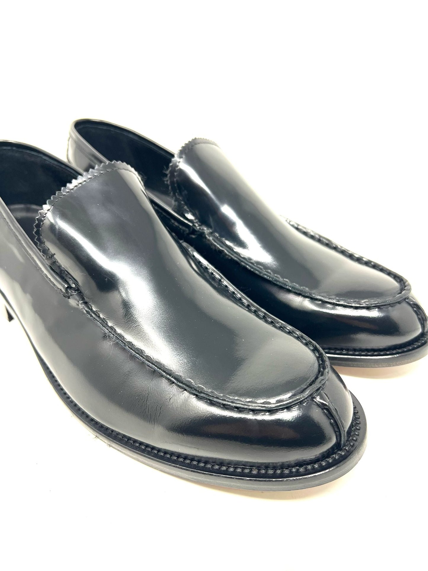**Pierre – Mocassins en cuir véritable, fabriqués en Italie, semelle en cuir cousue.**