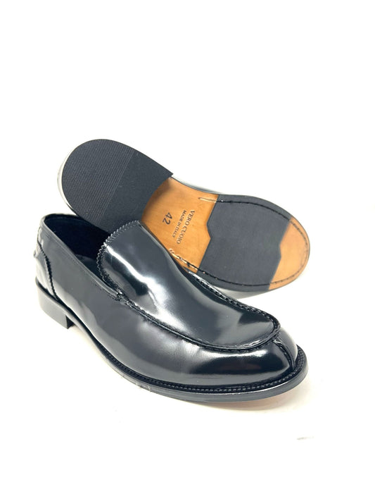 **Pierre – Mocassins en cuir véritable, fabriqués en Italie, semelle en cuir cousue.**