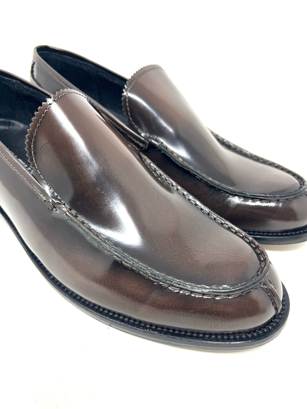 **Pierre – Mocassins en cuir véritable, fabriqués en Italie, semelle en cuir cousue.**